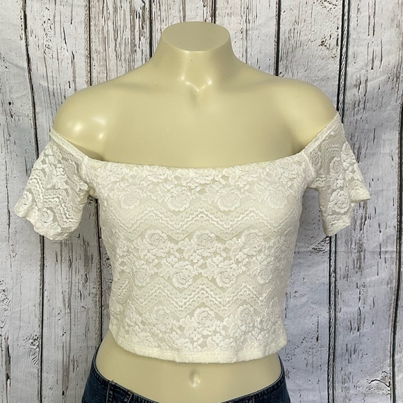 Solemio Tops - Solemio Lace Off the Shoulder Crop Top Sz Large Fully Lined Off White Ivory